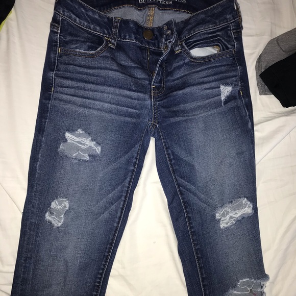 American Eagle ripped skinny jeans - Picture 2 of 3